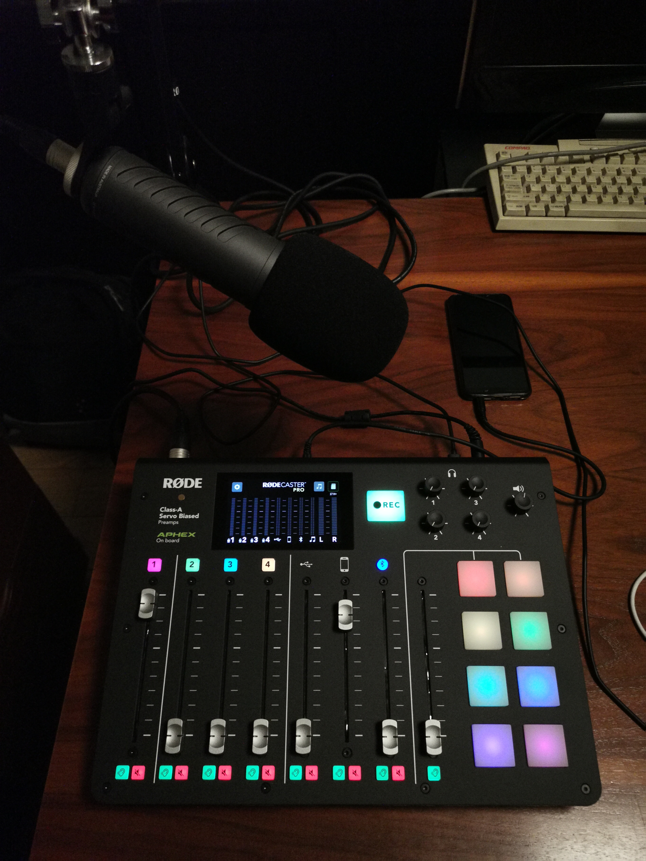 RØDECaster Pro