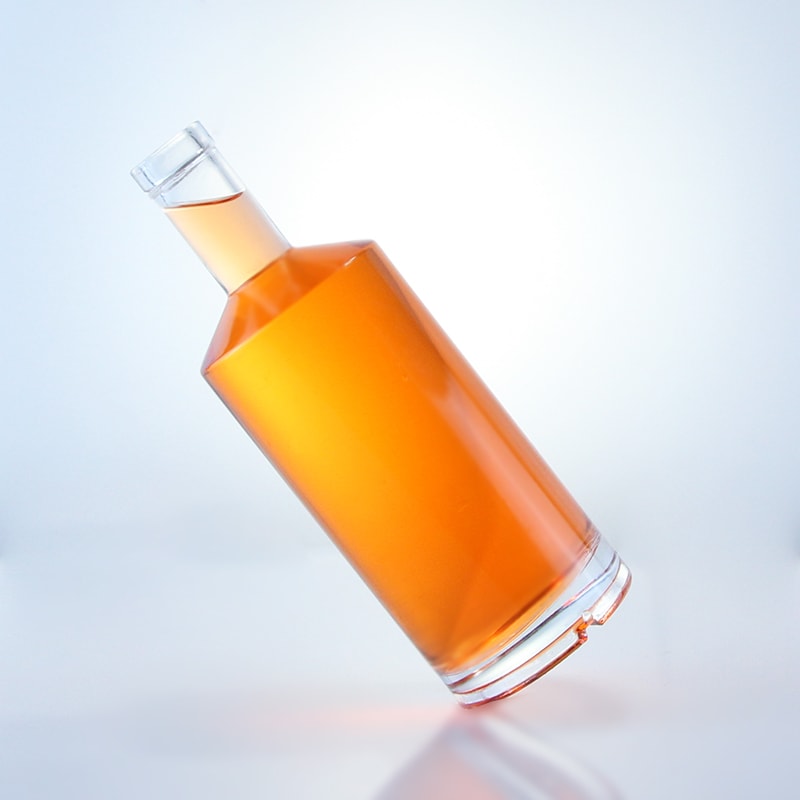 Hoh Xil Cylindrical Glass Bottle