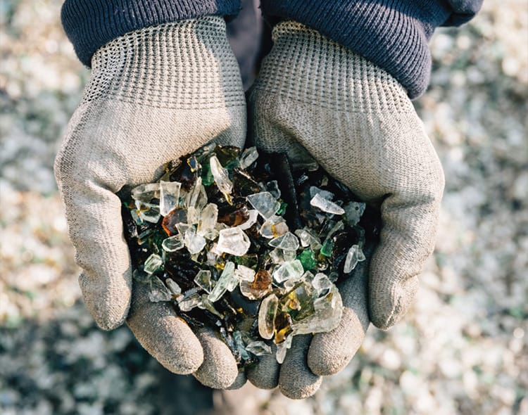 How to dispose of unqualified glass bottles