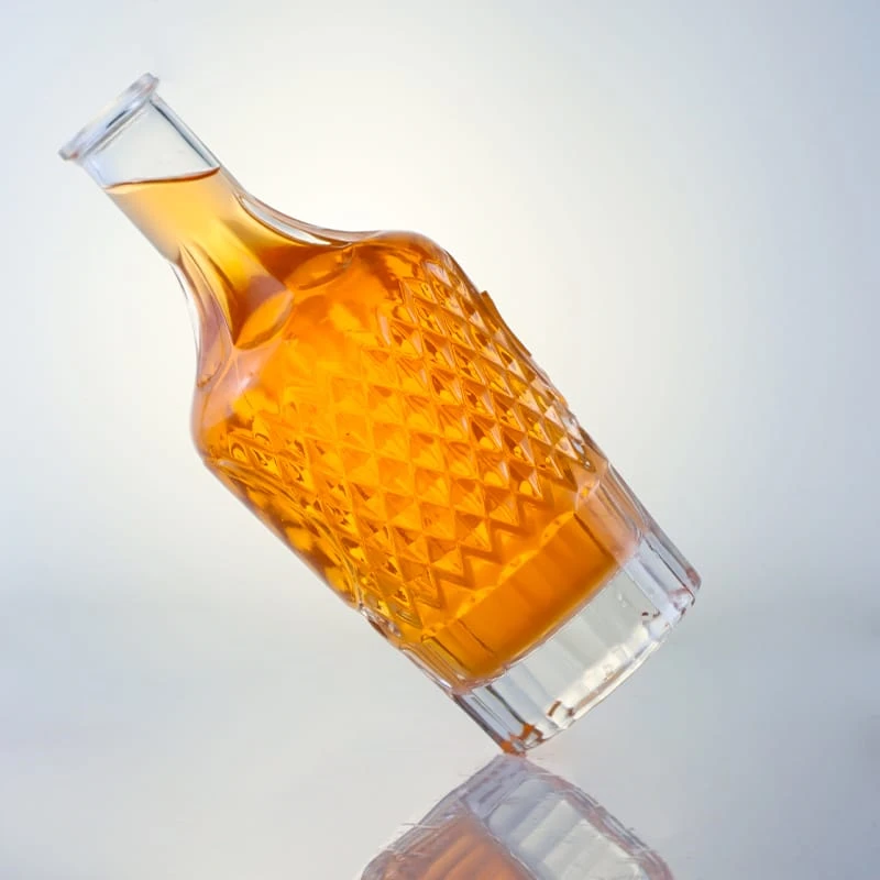 087-700ml unique design embossed brandy glass bottle with cork
