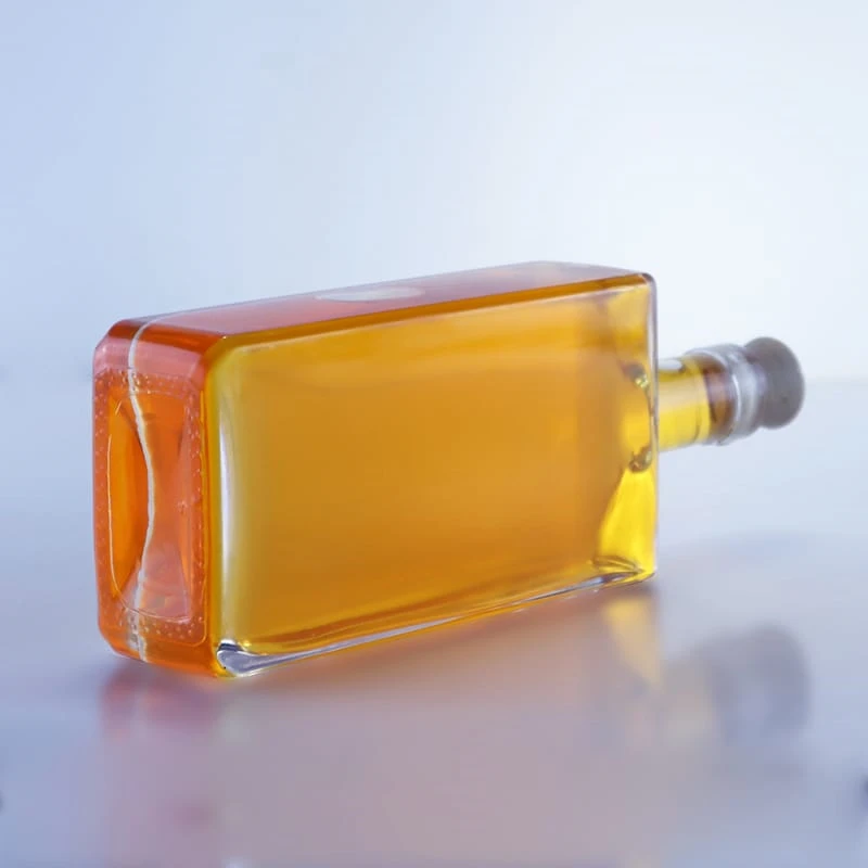 096-new design thickness bottom flat whisky glass bottle