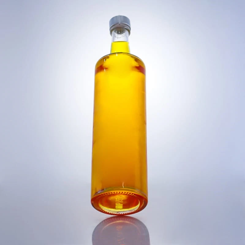 174-Screw finish glass bottle for whiskey