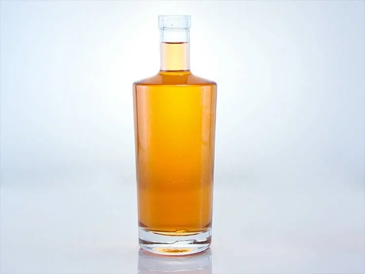 Clear whisky bottles uses cylinders for visual enhancement