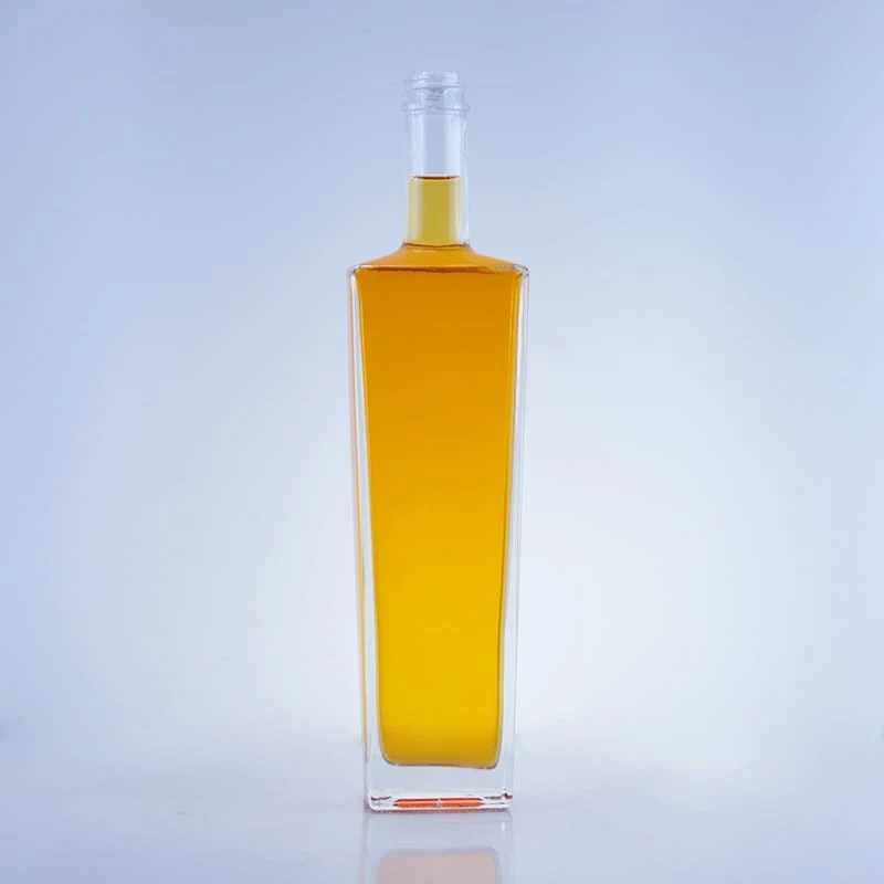 118-700ml transparent square thickness bottom screw cap vodka bottle