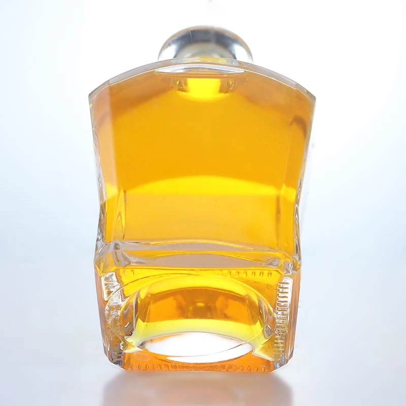 187-Super clear whiskey vodka bottles with a wide mouth