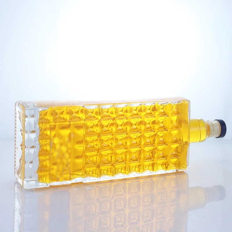189-50cl square vodka glass bottles with textures
