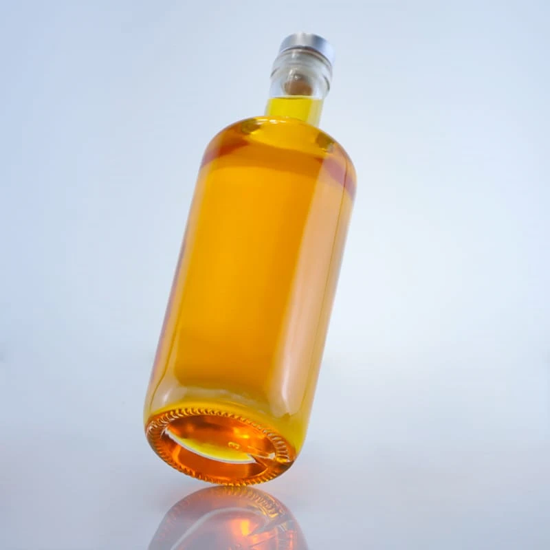 130-700ml transparent popular liquor bottle with cork