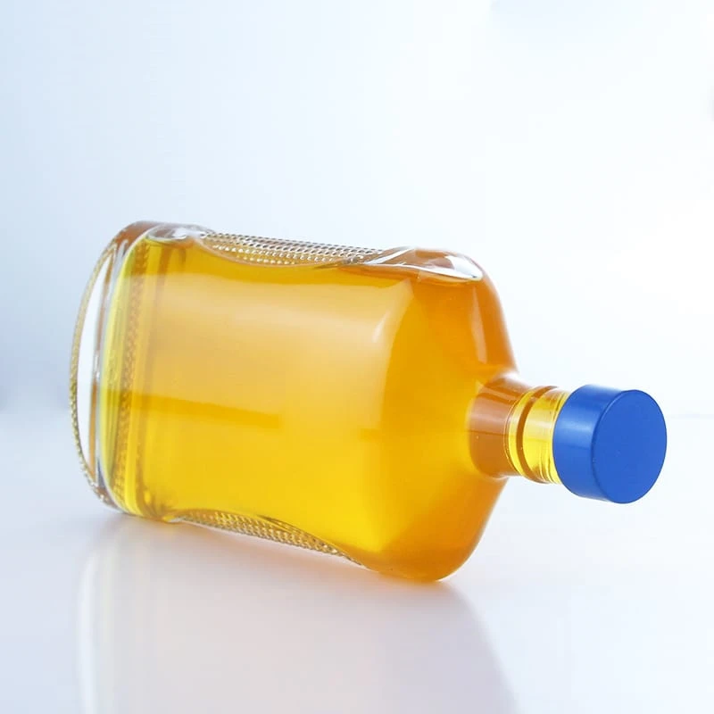 374-275ml clear empty falt shape liquor bottle with screw cap