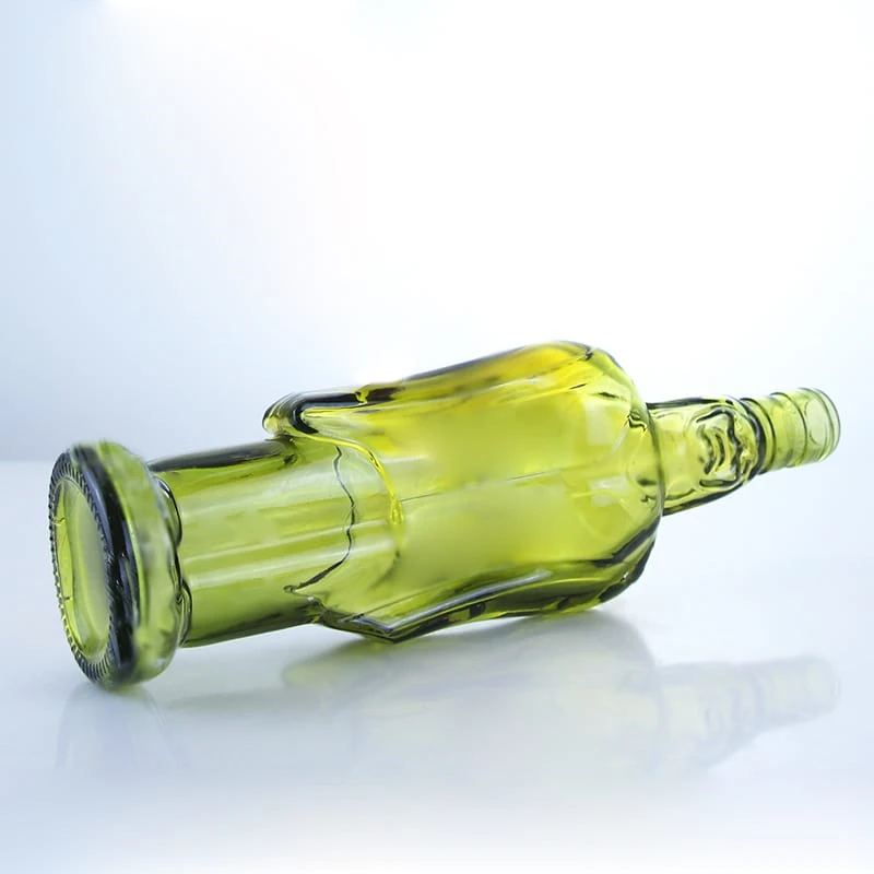 408-Spray green paint woman portrait glass bottle with ropp cap