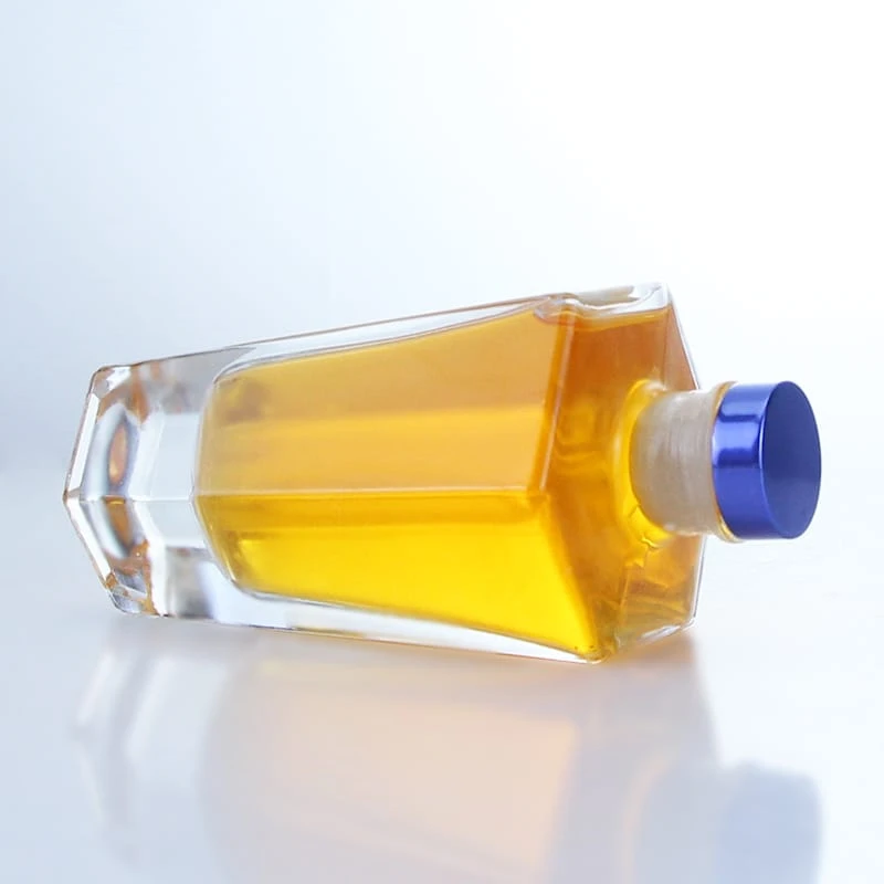 432-Short neck hexagonal glass spirit bottle with a thick bottom