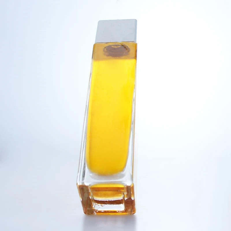 431-Hot sale 200ml rectangular shaped glass bottle with plastic cap