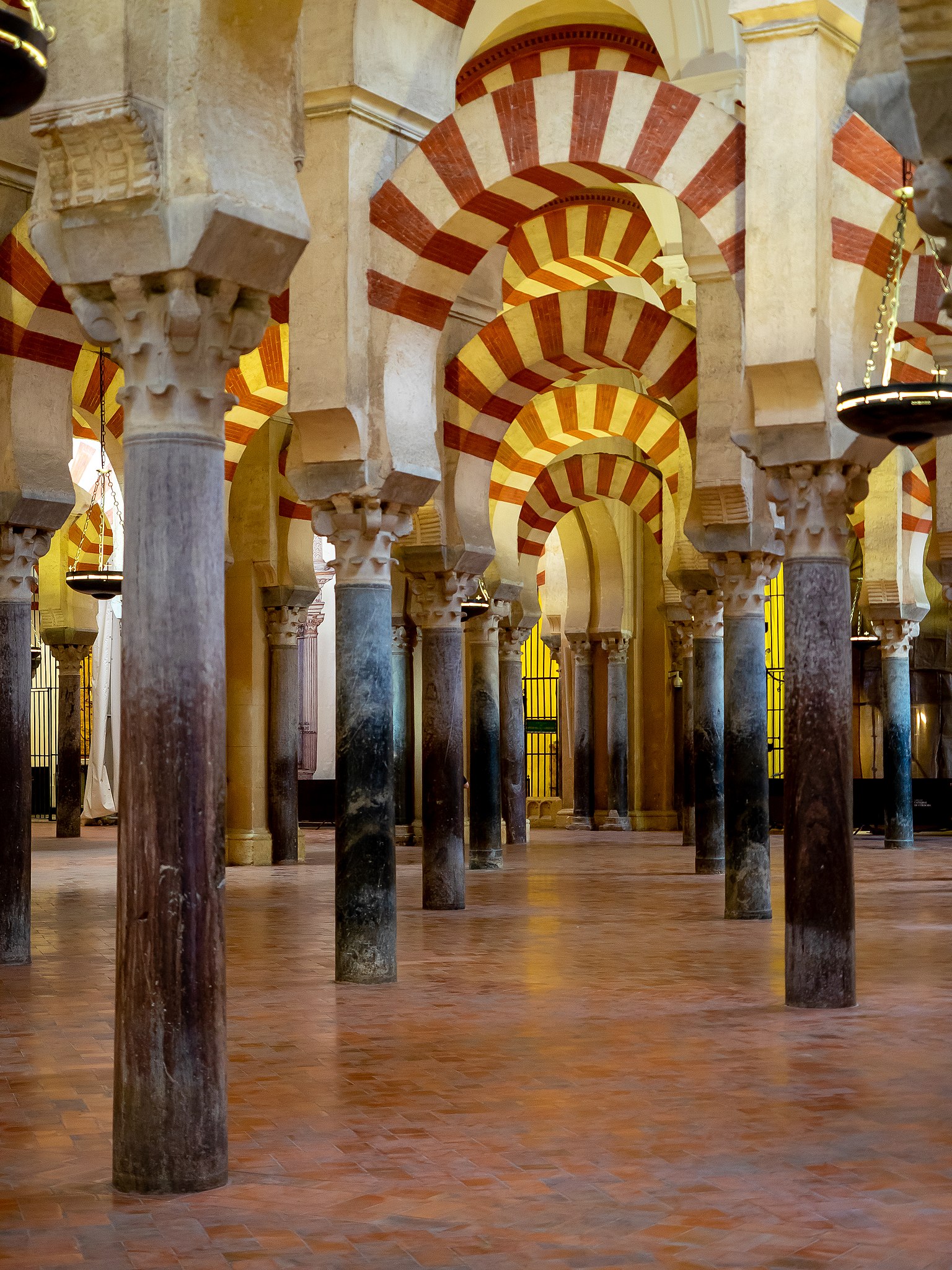 建成于10世纪的科尔多瓦清真寺