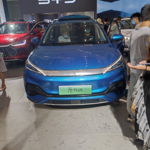 动力电池大会_汽车3.jpg