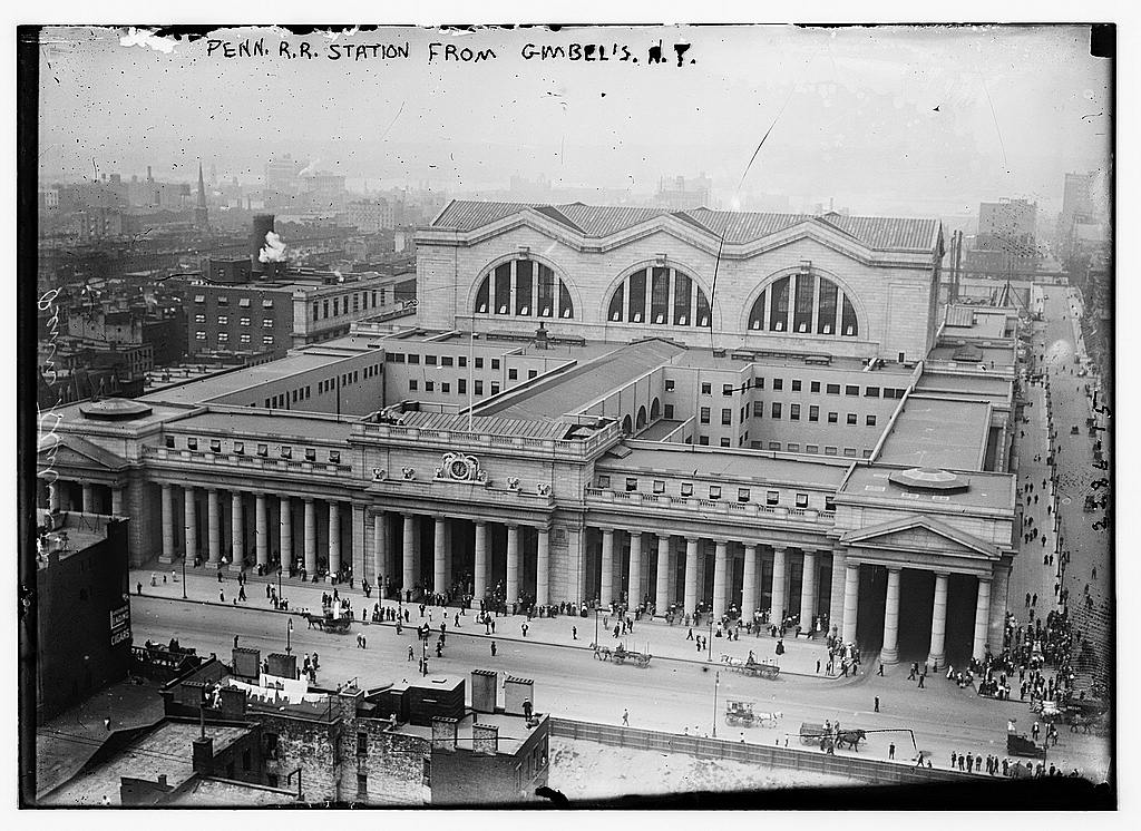 纽约原宾西法尼亚铁路火车站建成时全貌（1911年摄）