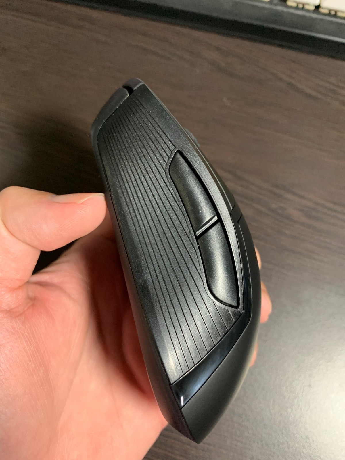 無線滑鼠側面按鍵.jpg