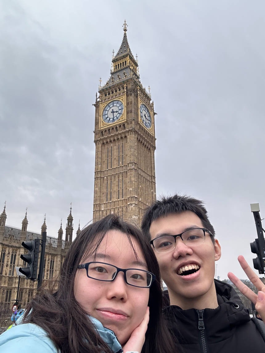 大本钟前大笨蛋