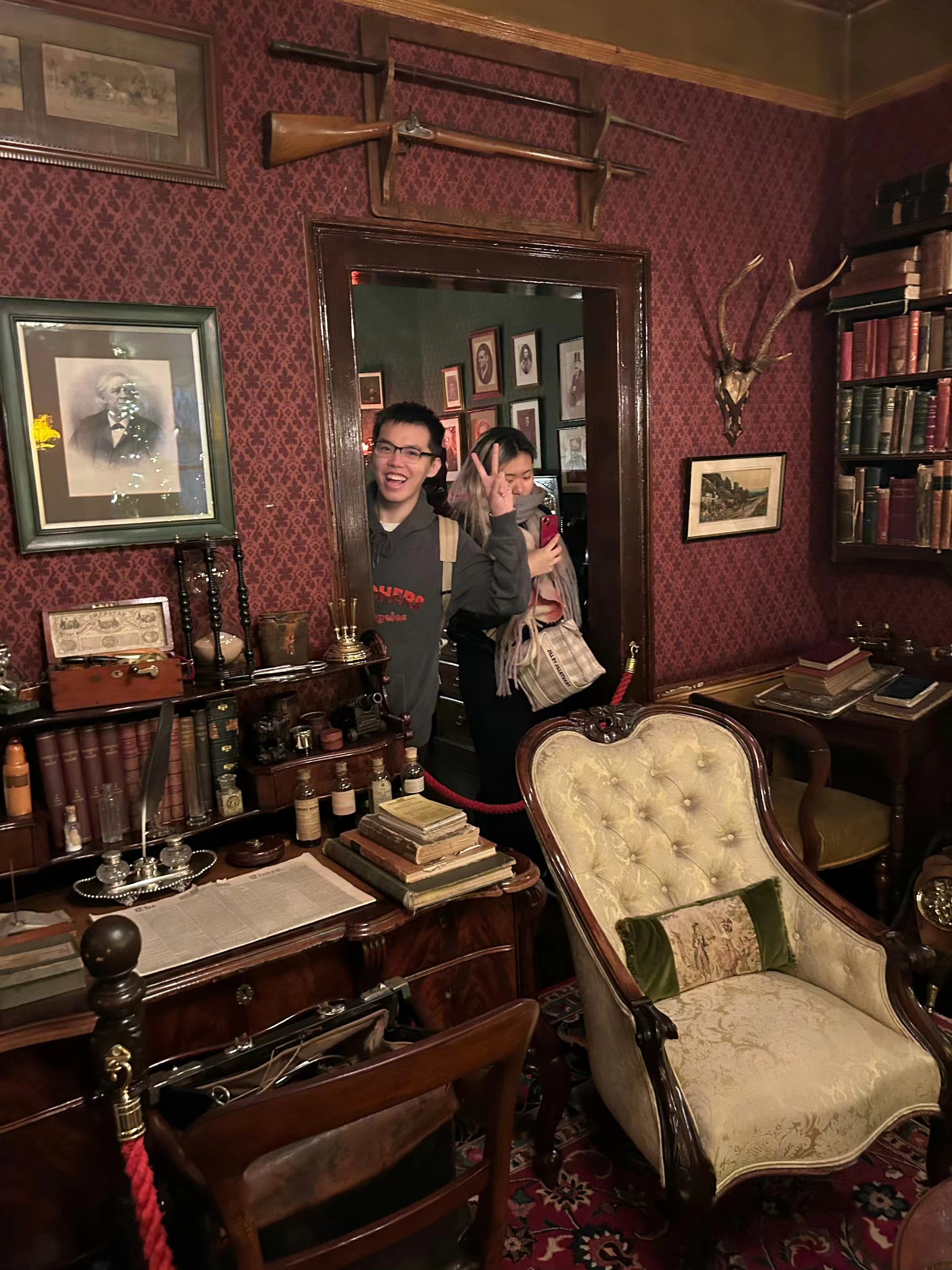 王超超助力黄锷锷实现侦探梦