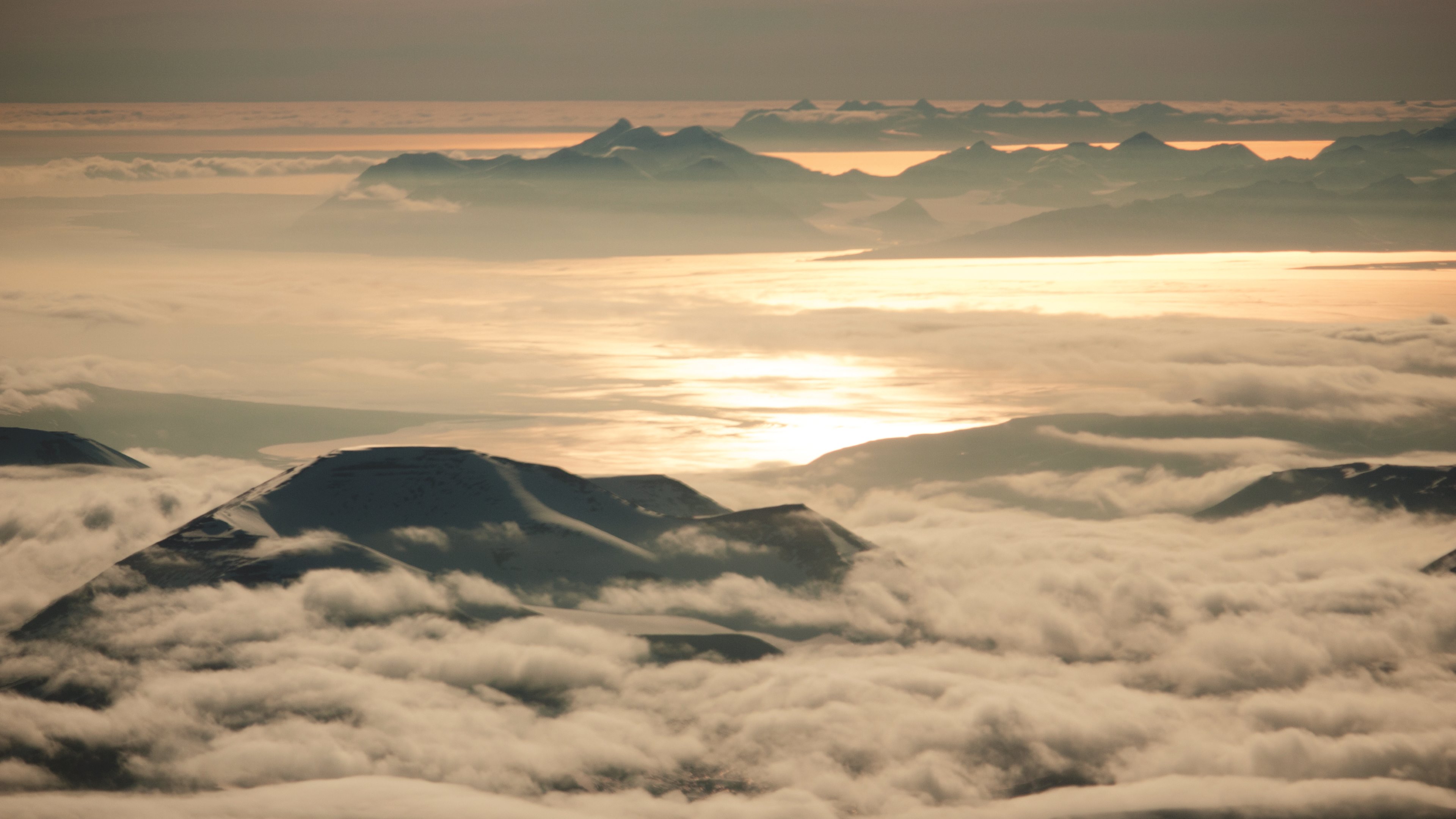 Landscape_from_Svalbard_uhd