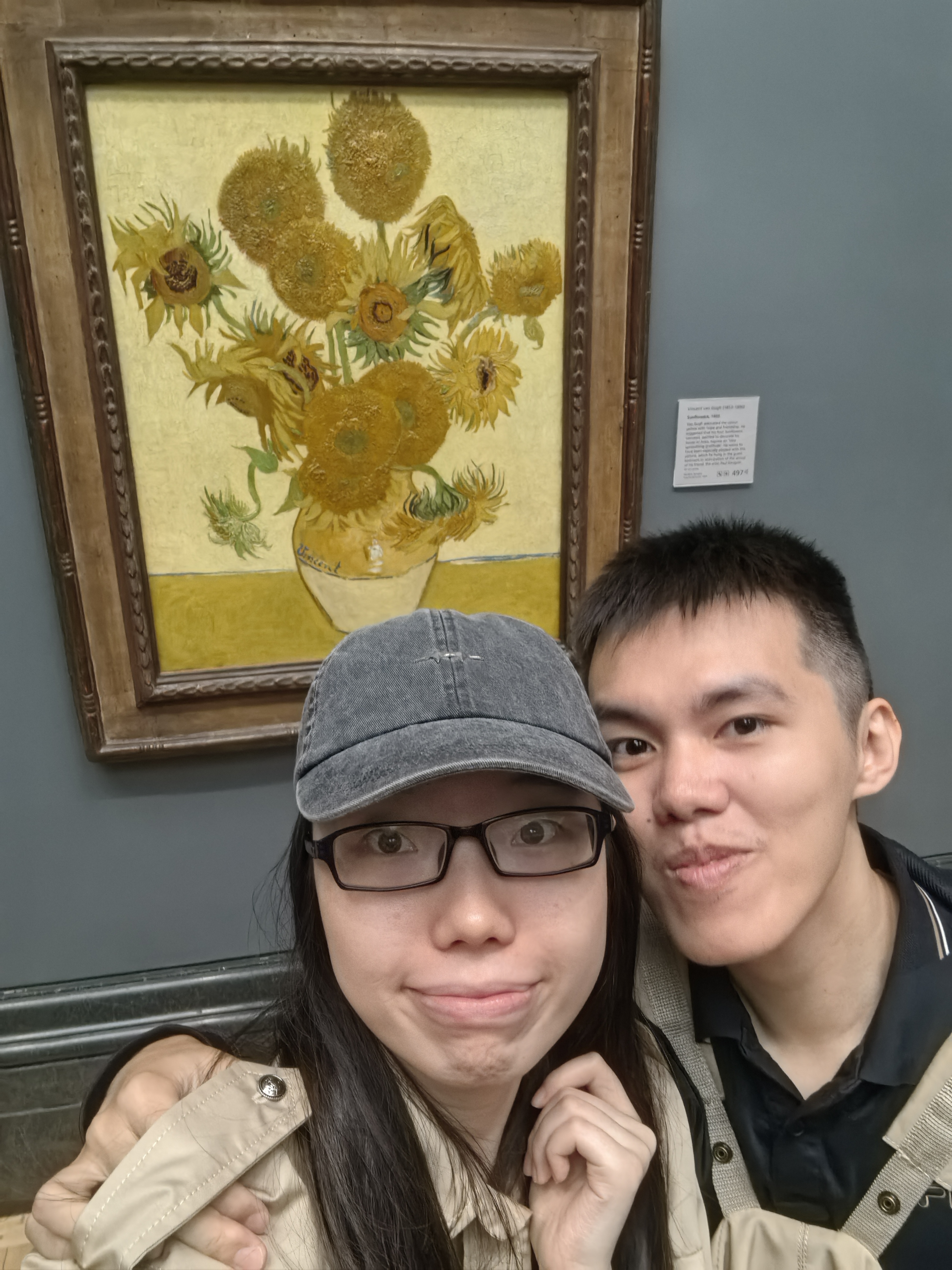 两小猪一起打卡大英national gallery世界名画《向日葵》