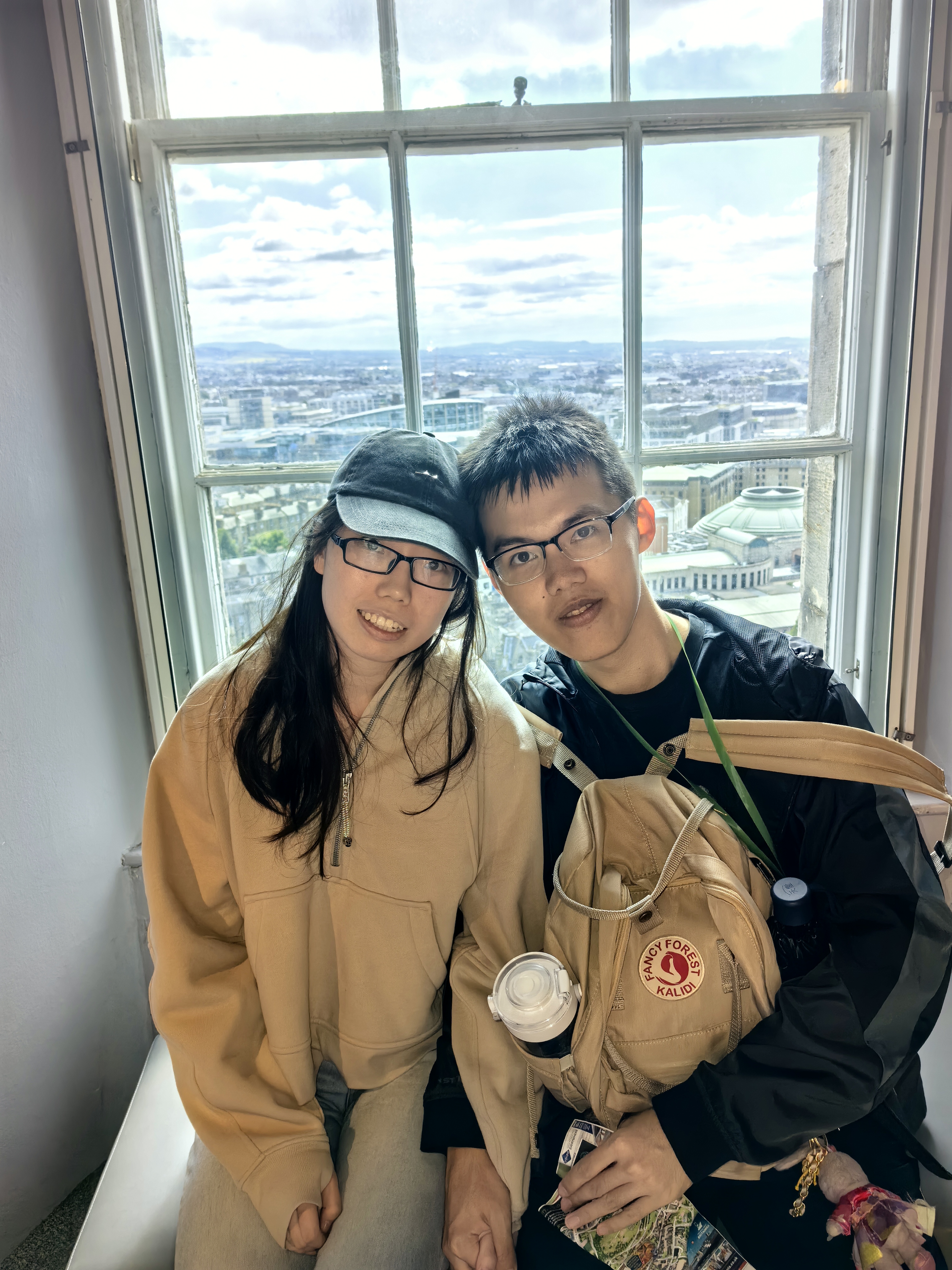 爱丁堡城堡窗口的美丽合照~