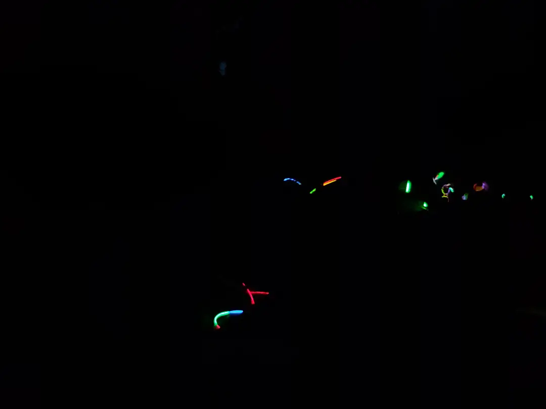 20240622_glowing-stick.webp