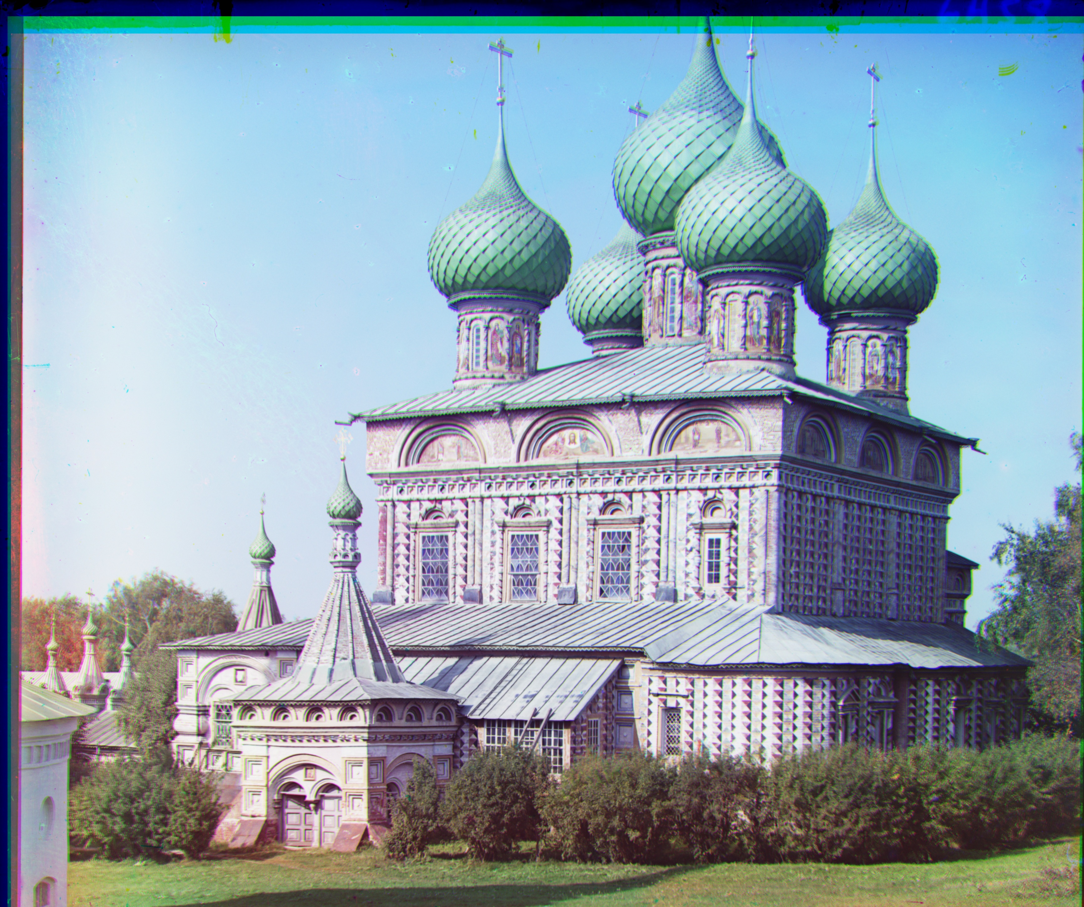 canny_aligned_color_image_onion_church.jpg