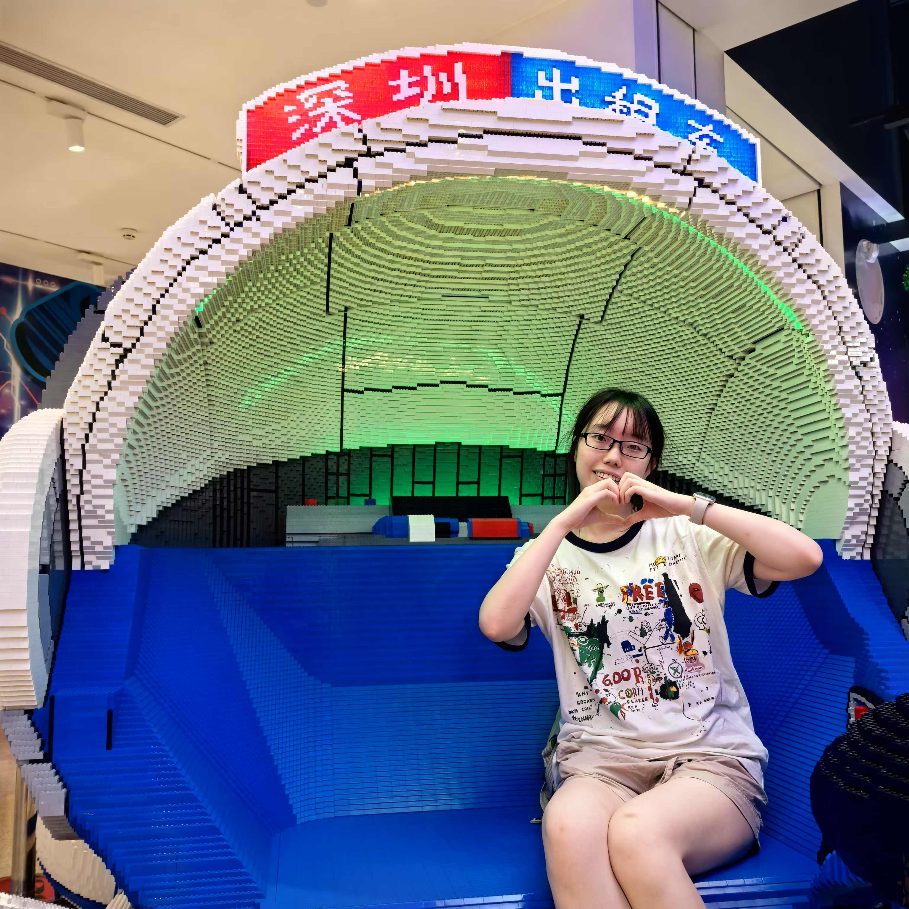 周末太无聊了，只能去商场乐高拍照片了，但王超超美丽依旧诶