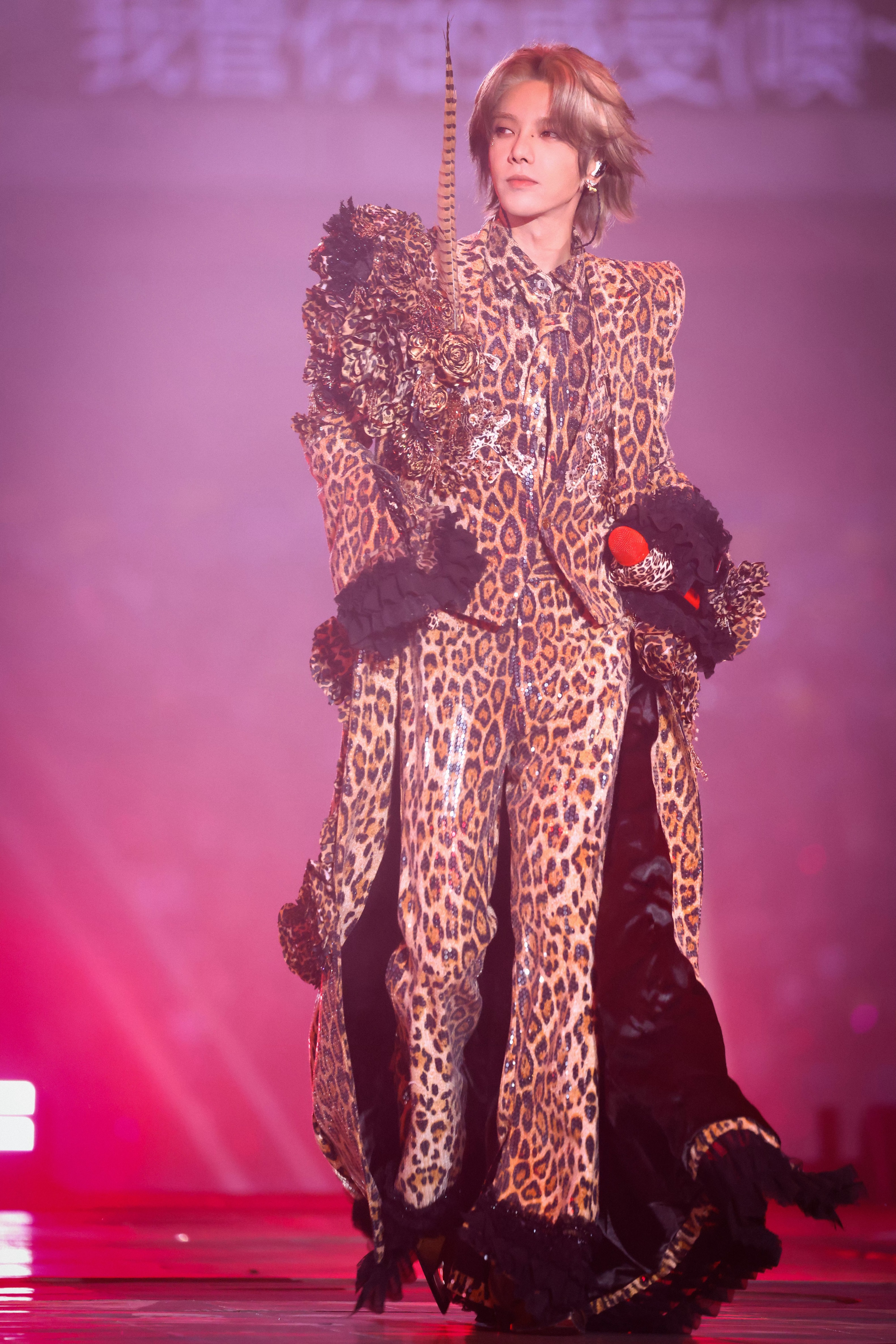 the full-body leopard print ensemble