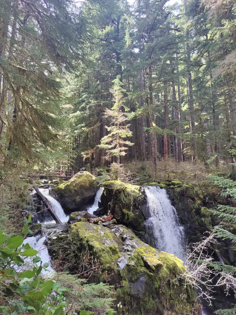 20250423-lovers-lane-falls.webp