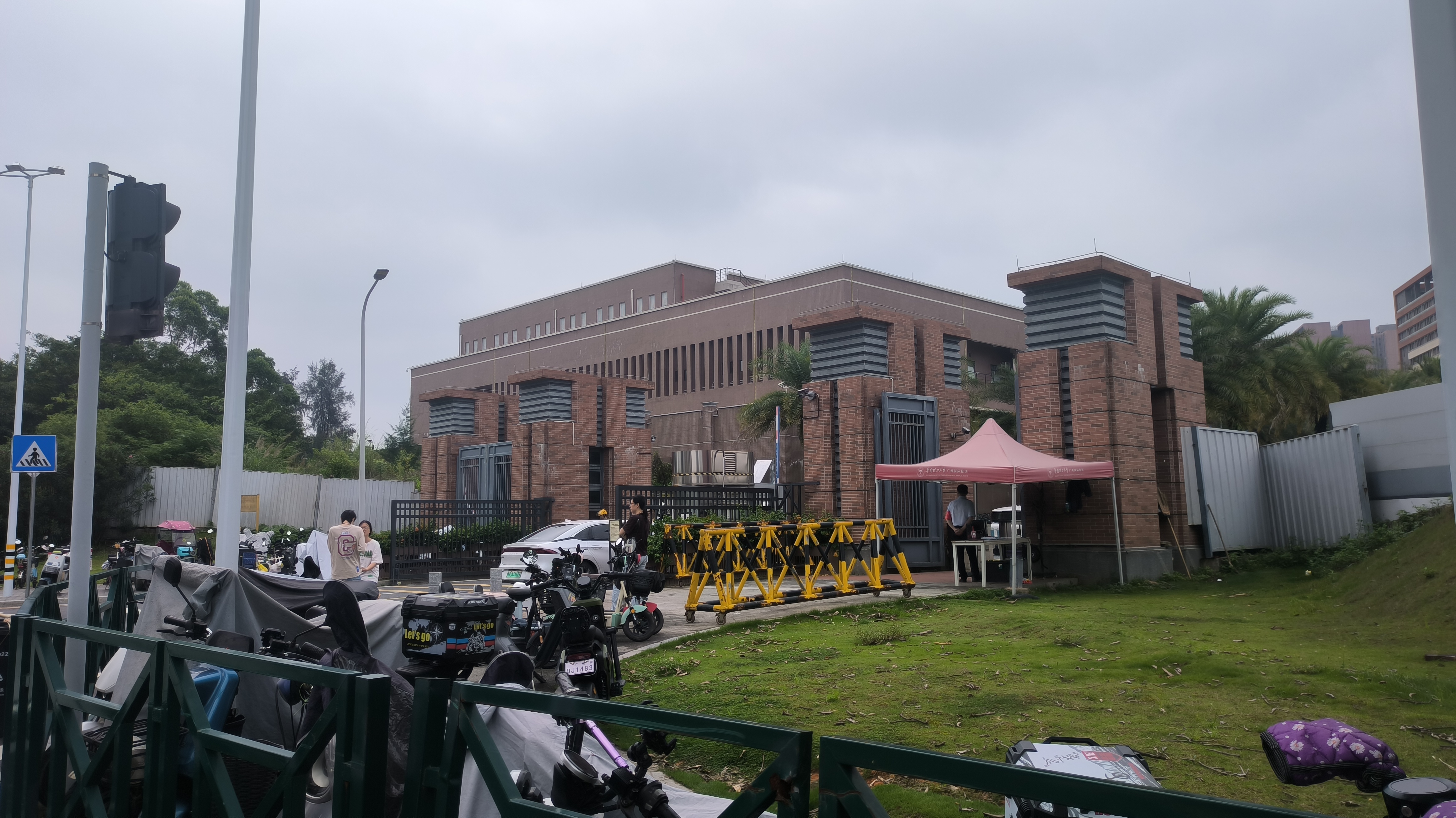 路过华工侧门.jpg