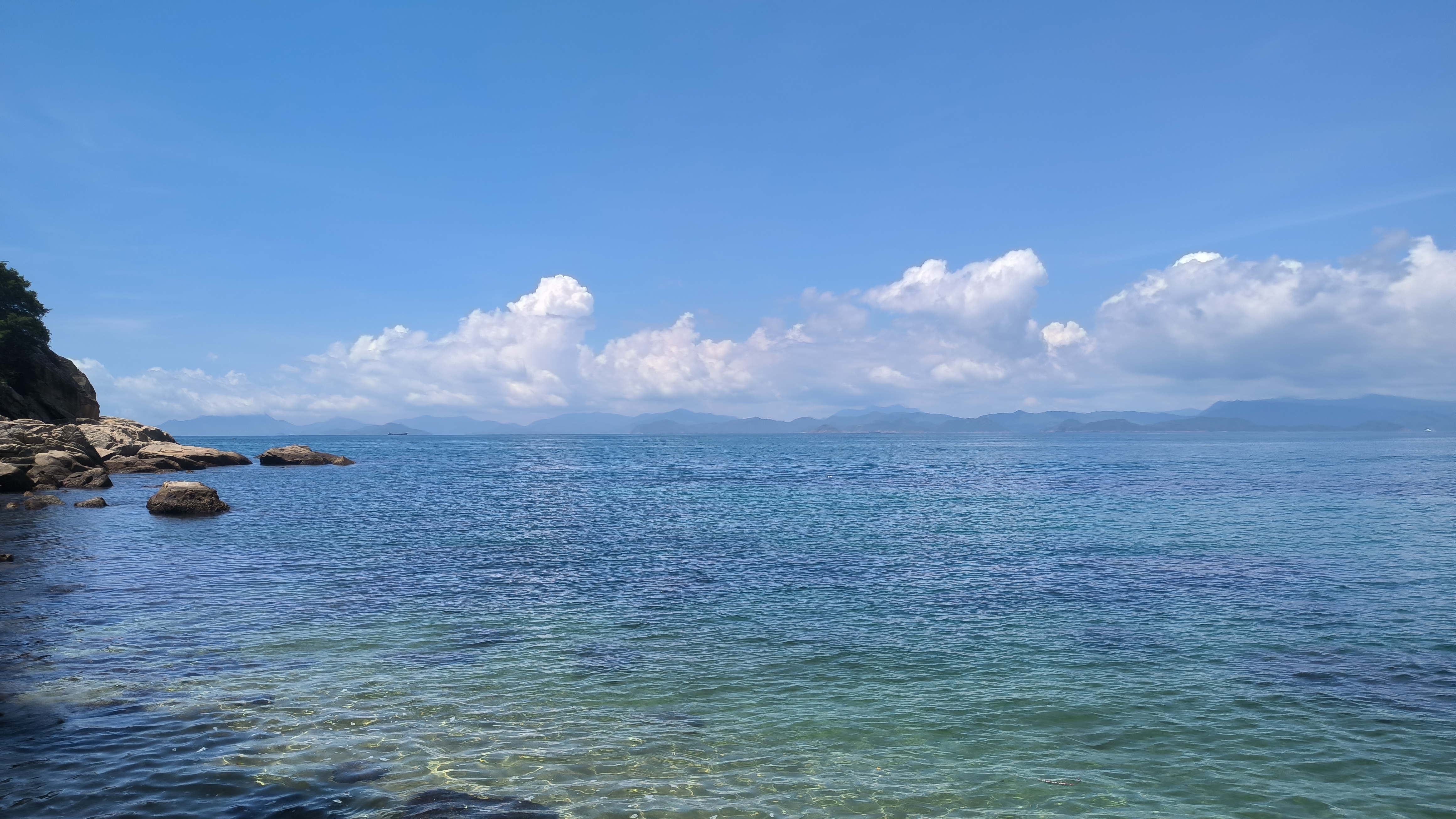 清澈的海水.jpg