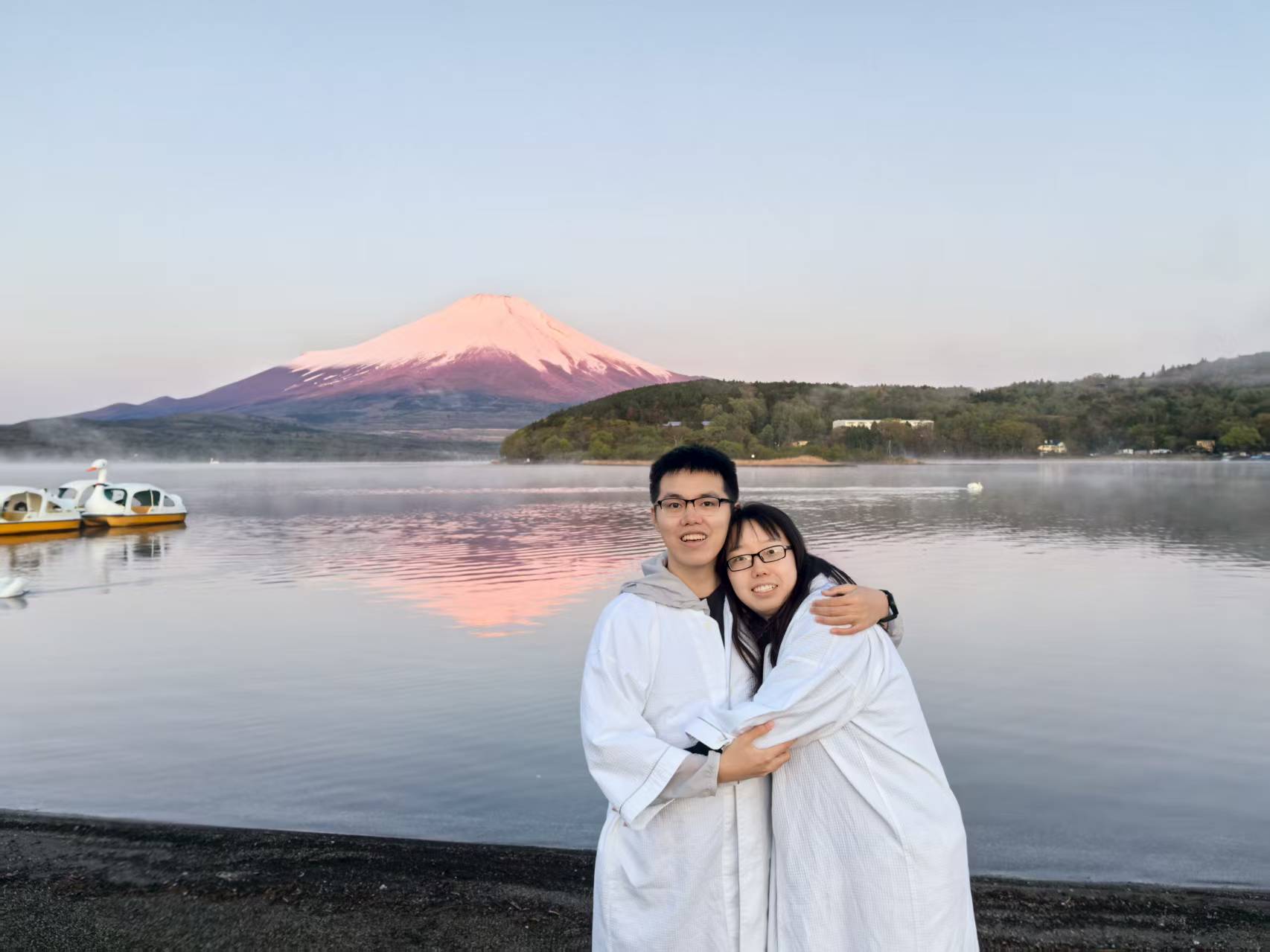 日出的富士山真的超级美