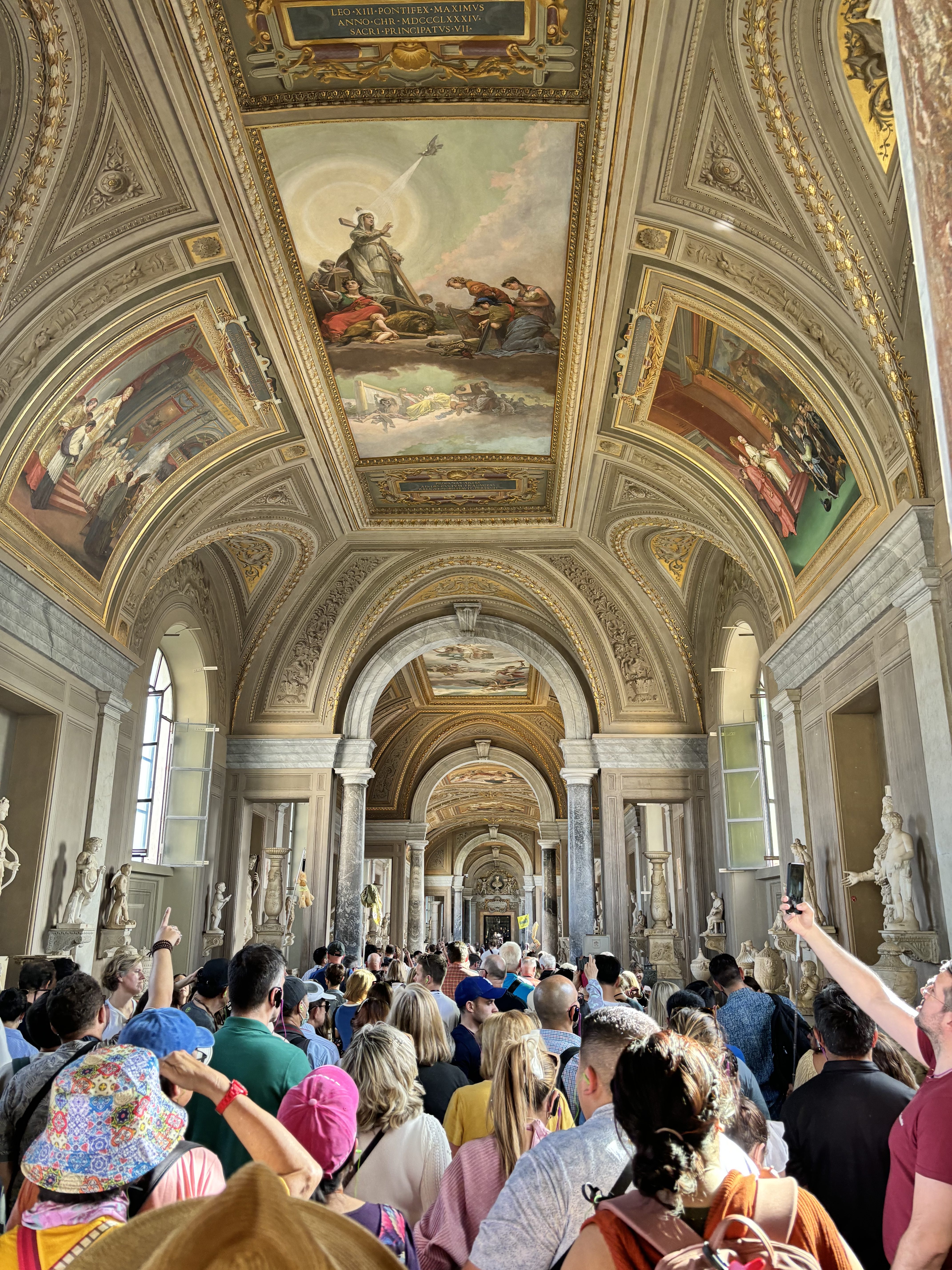 博物馆内部壁画1