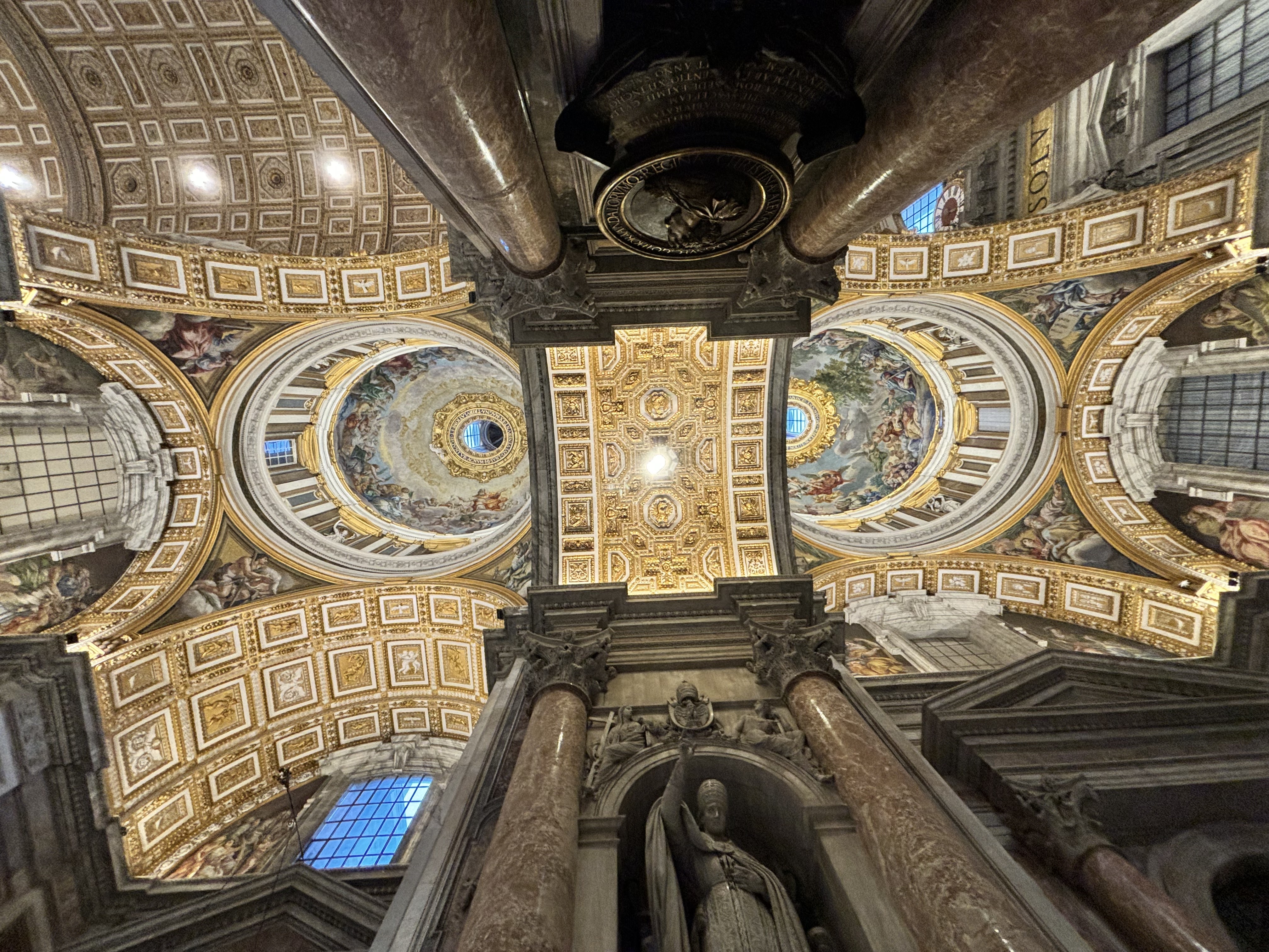 教堂右侧道的部分天顶画