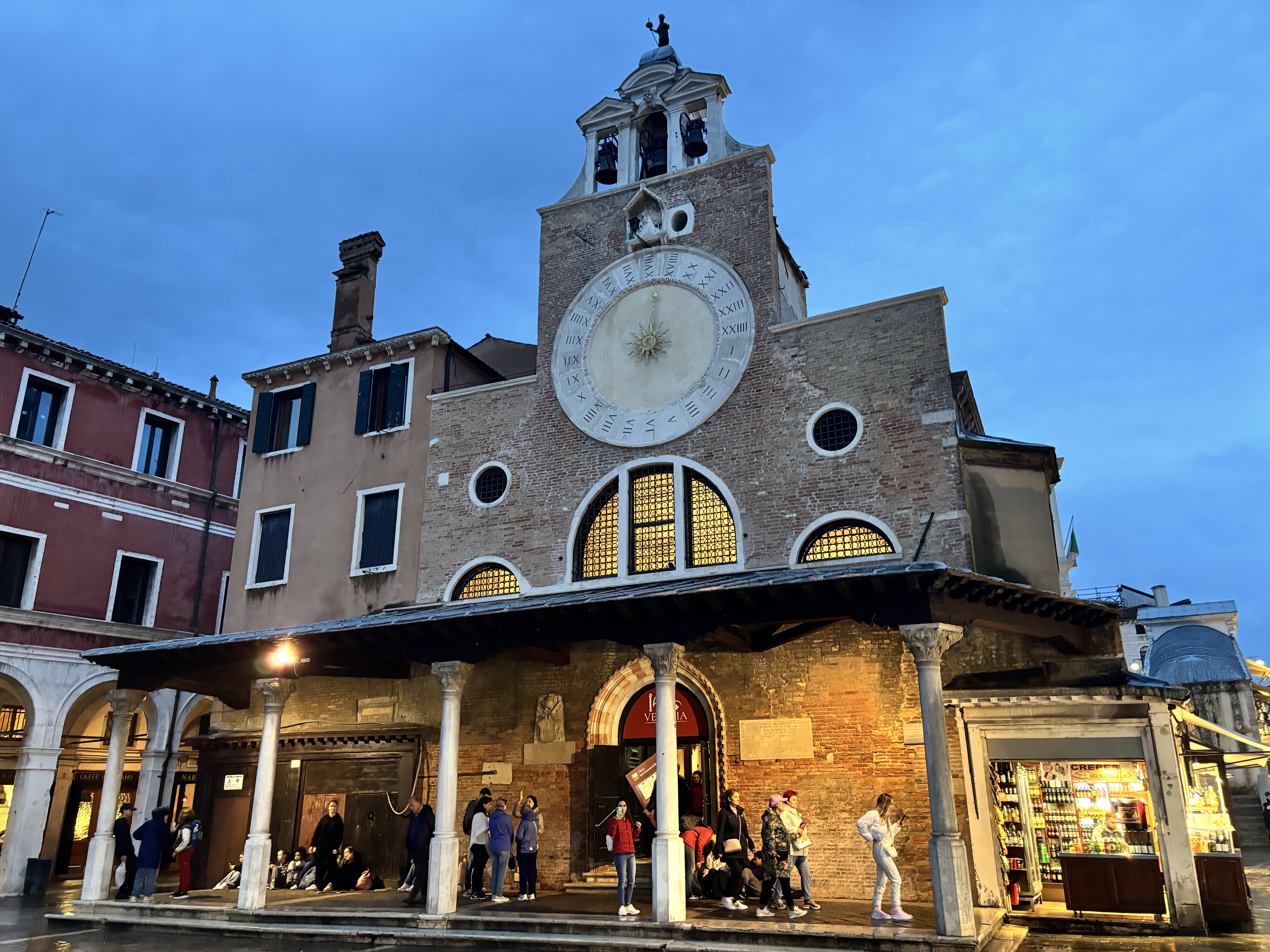 里亚托桥旁的里奥多教堂