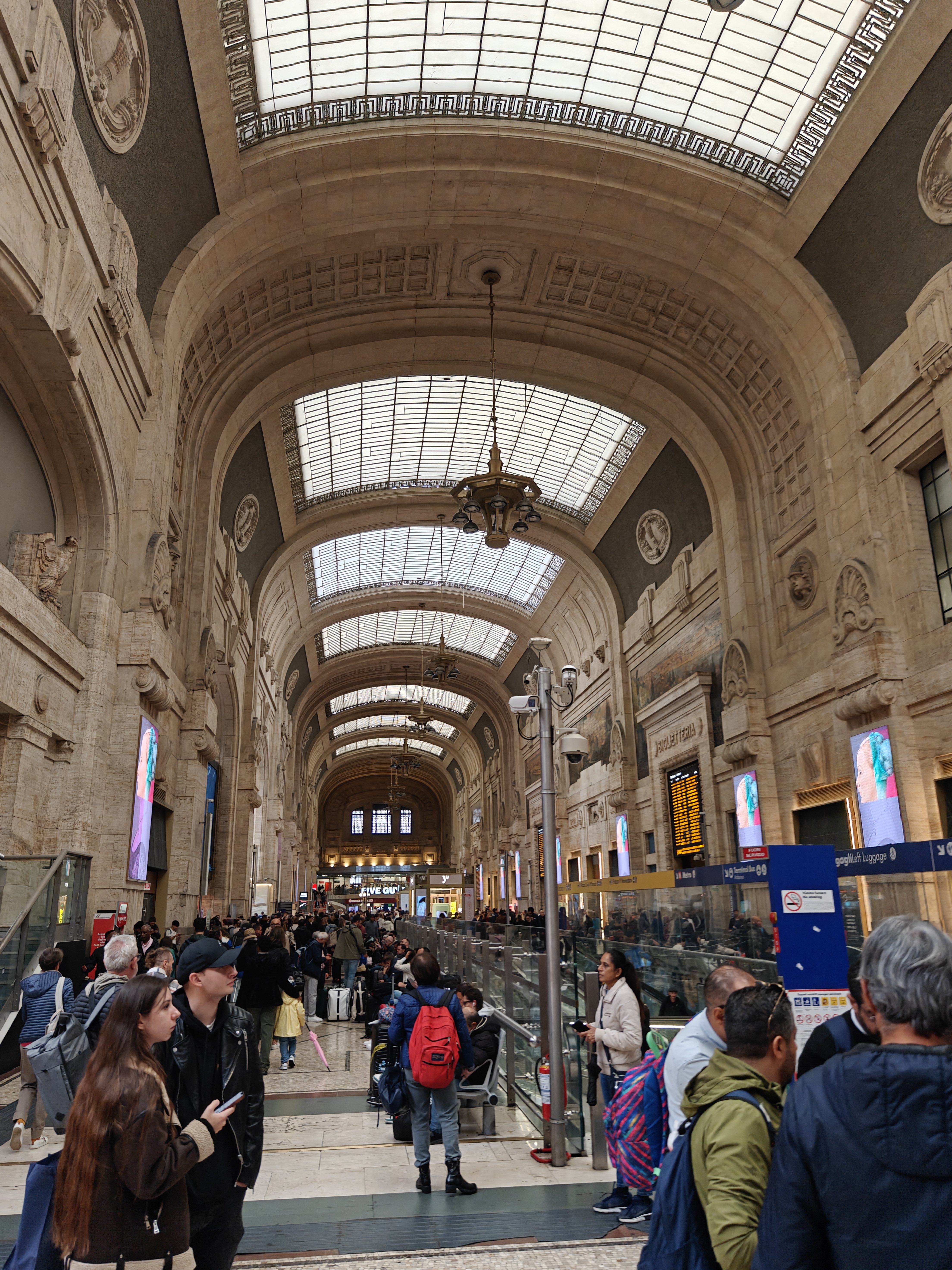 米兰中央火车站内部