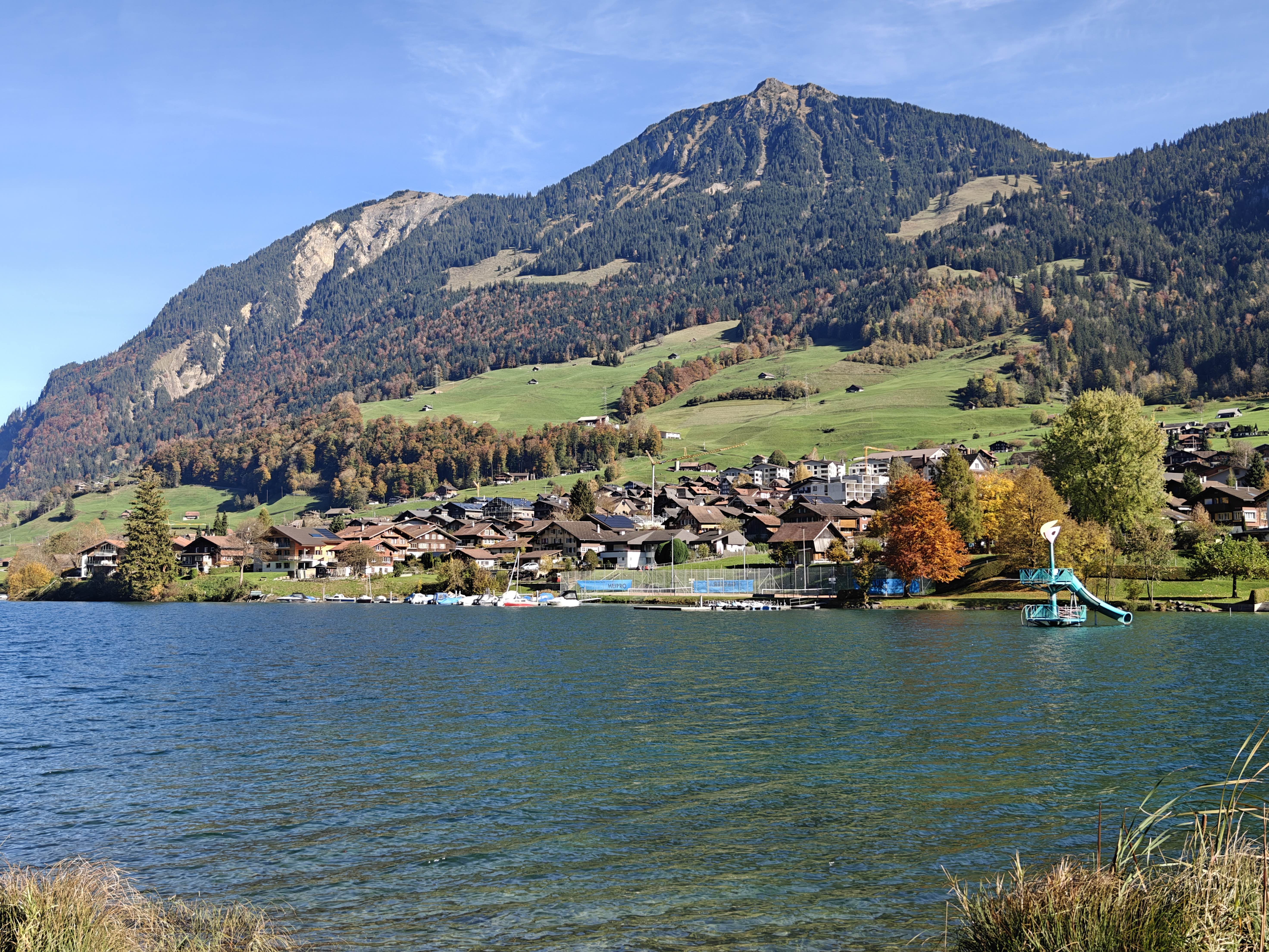 小镇全景-向上视角