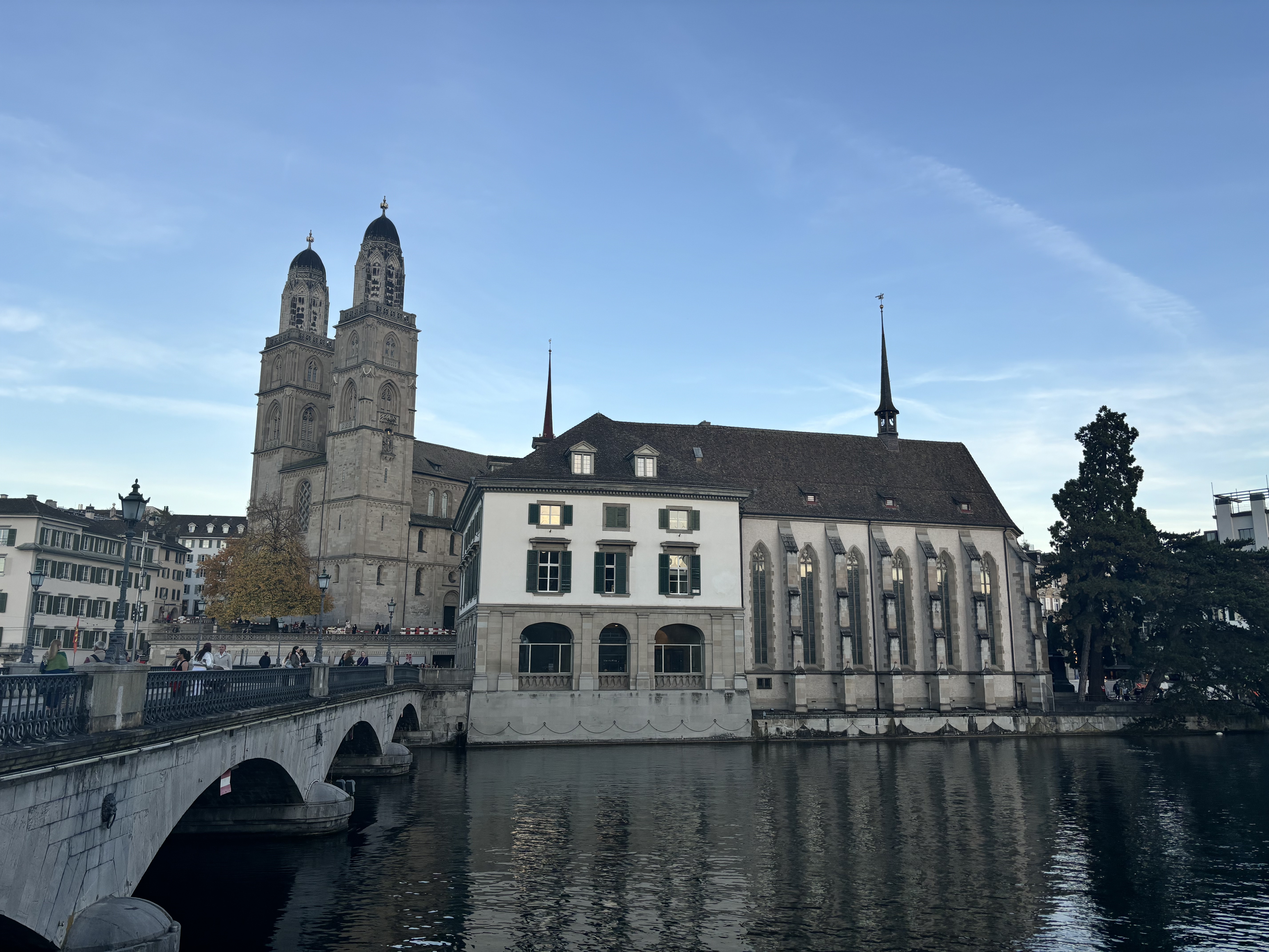 苏黎世大教堂-河对面视角