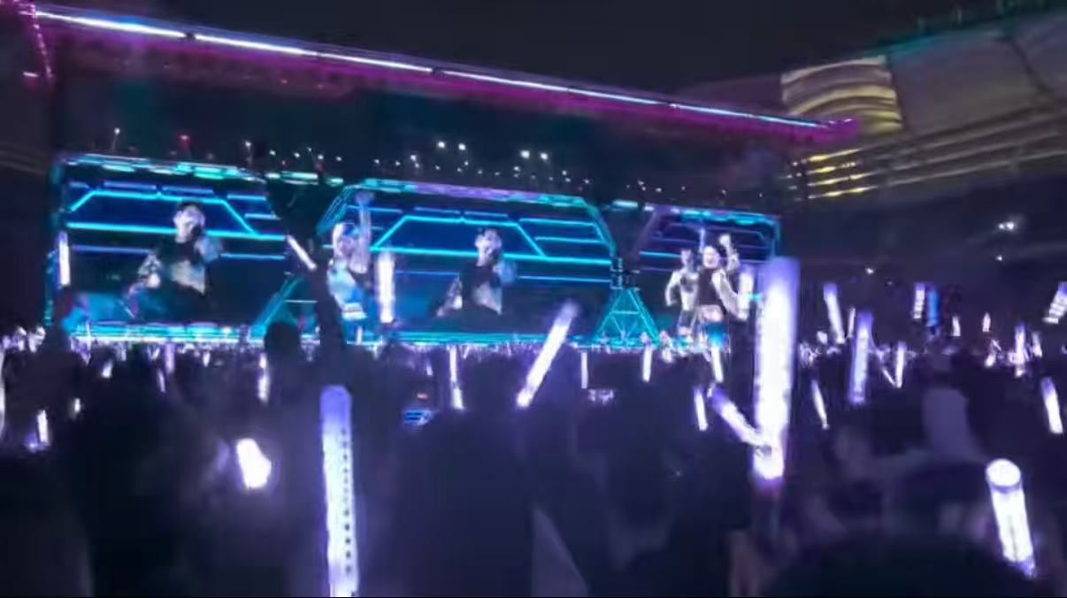 event-fenghuangchuanqi-live