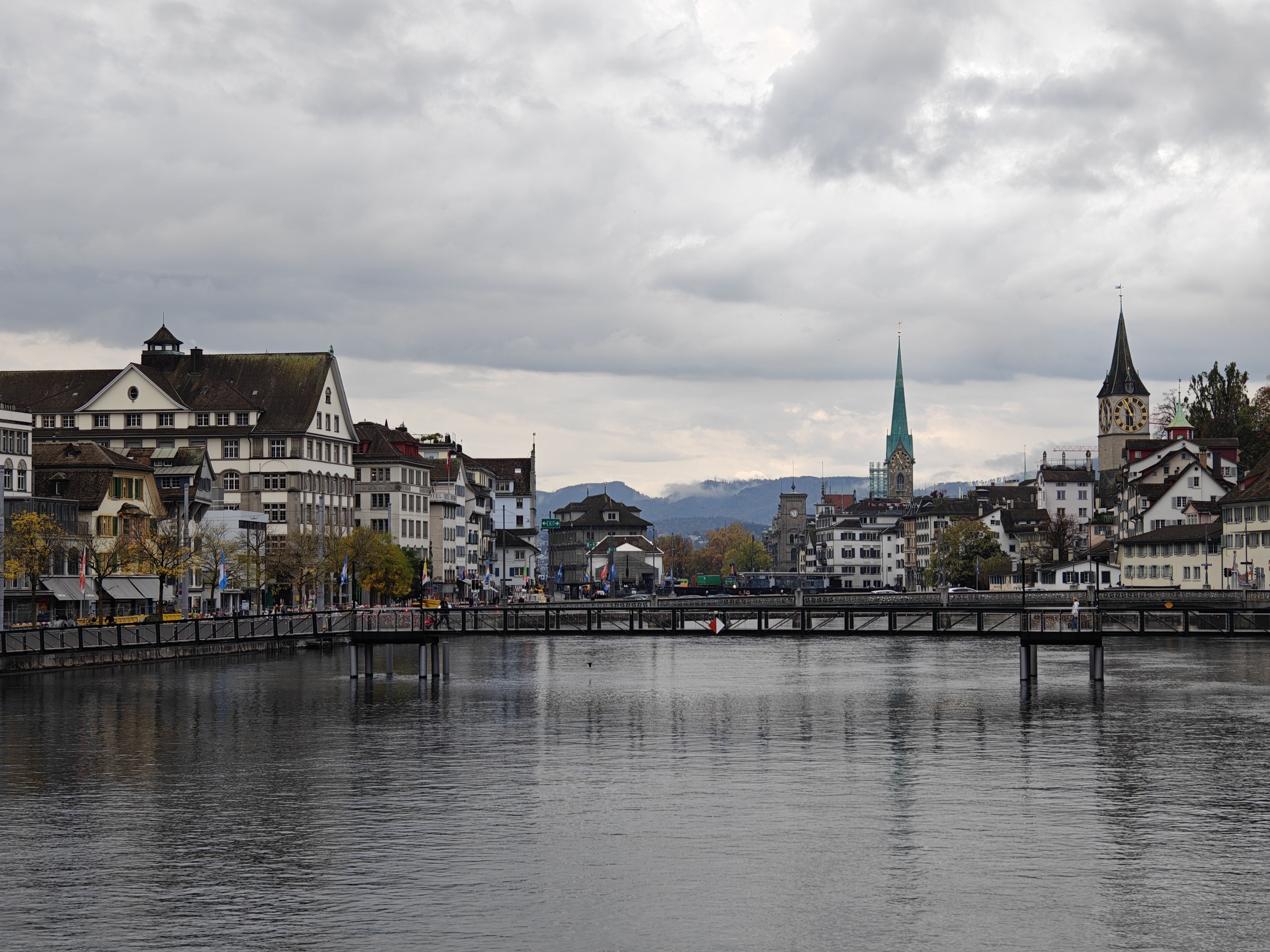 苏黎世城区- Bahnhofbrücke 桥视角