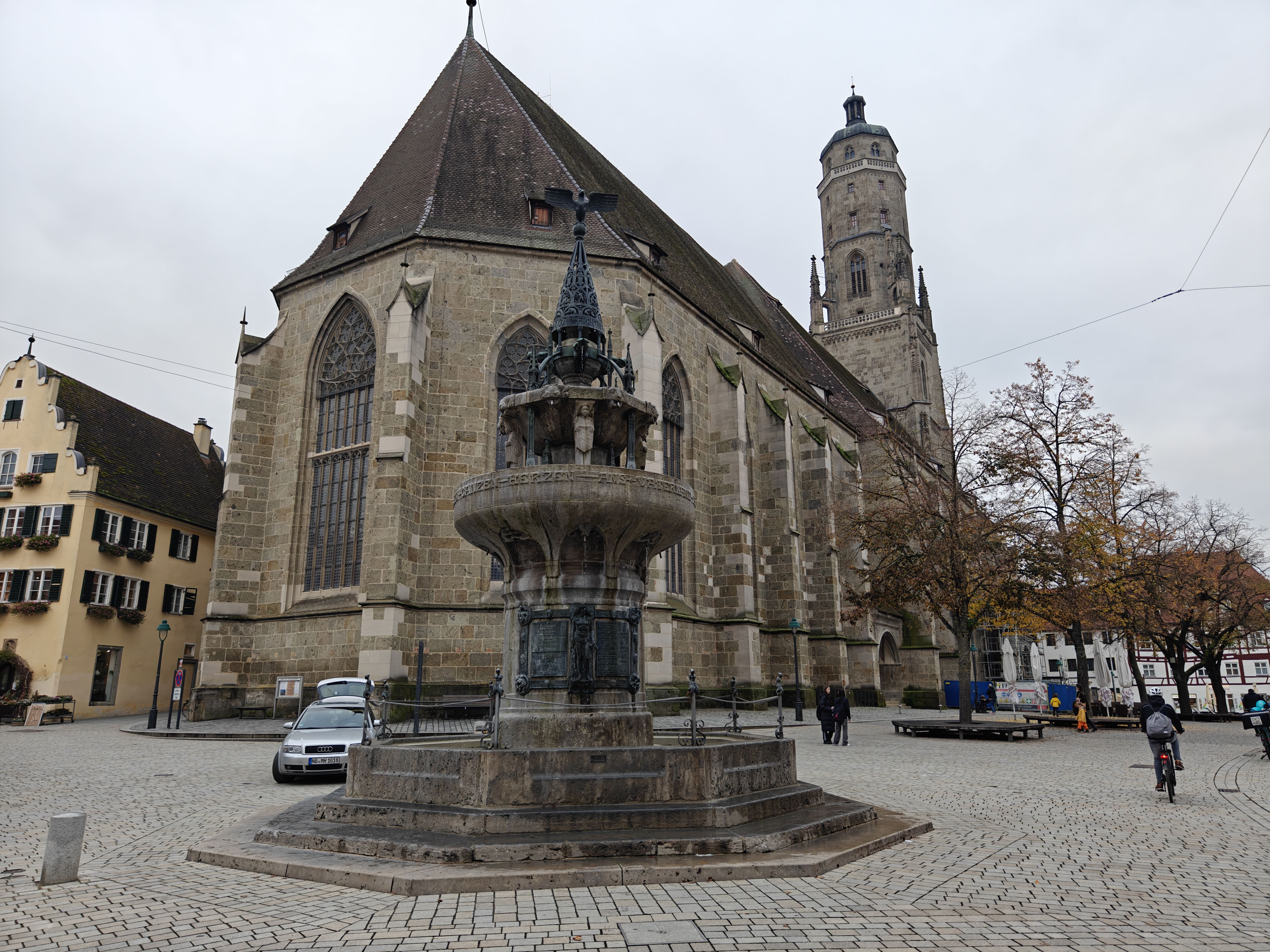 圣乔治教堂和丹尼尔塔楼